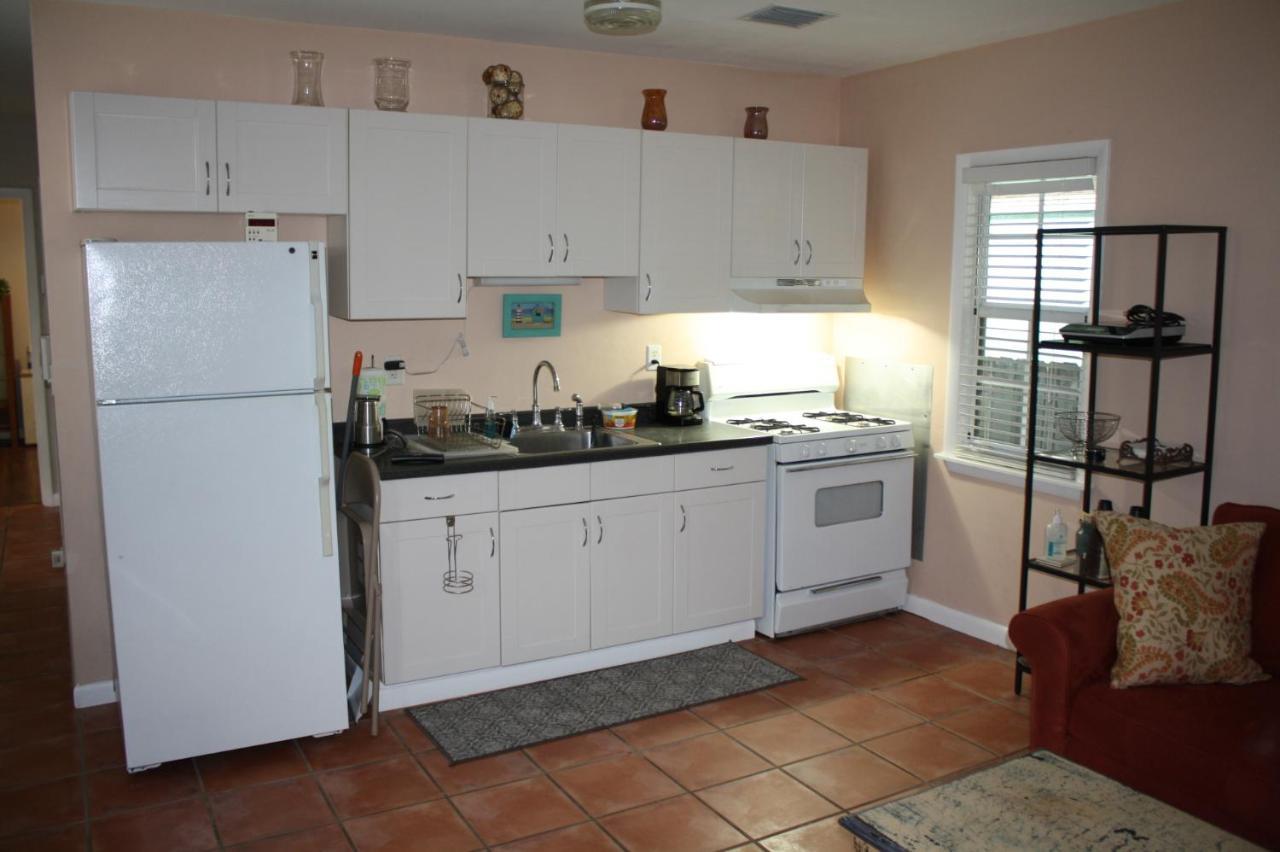 Key West Style Historic Home In Coconut Grove Florida, The Blue House ไมอามี ภายนอก รูปภาพ