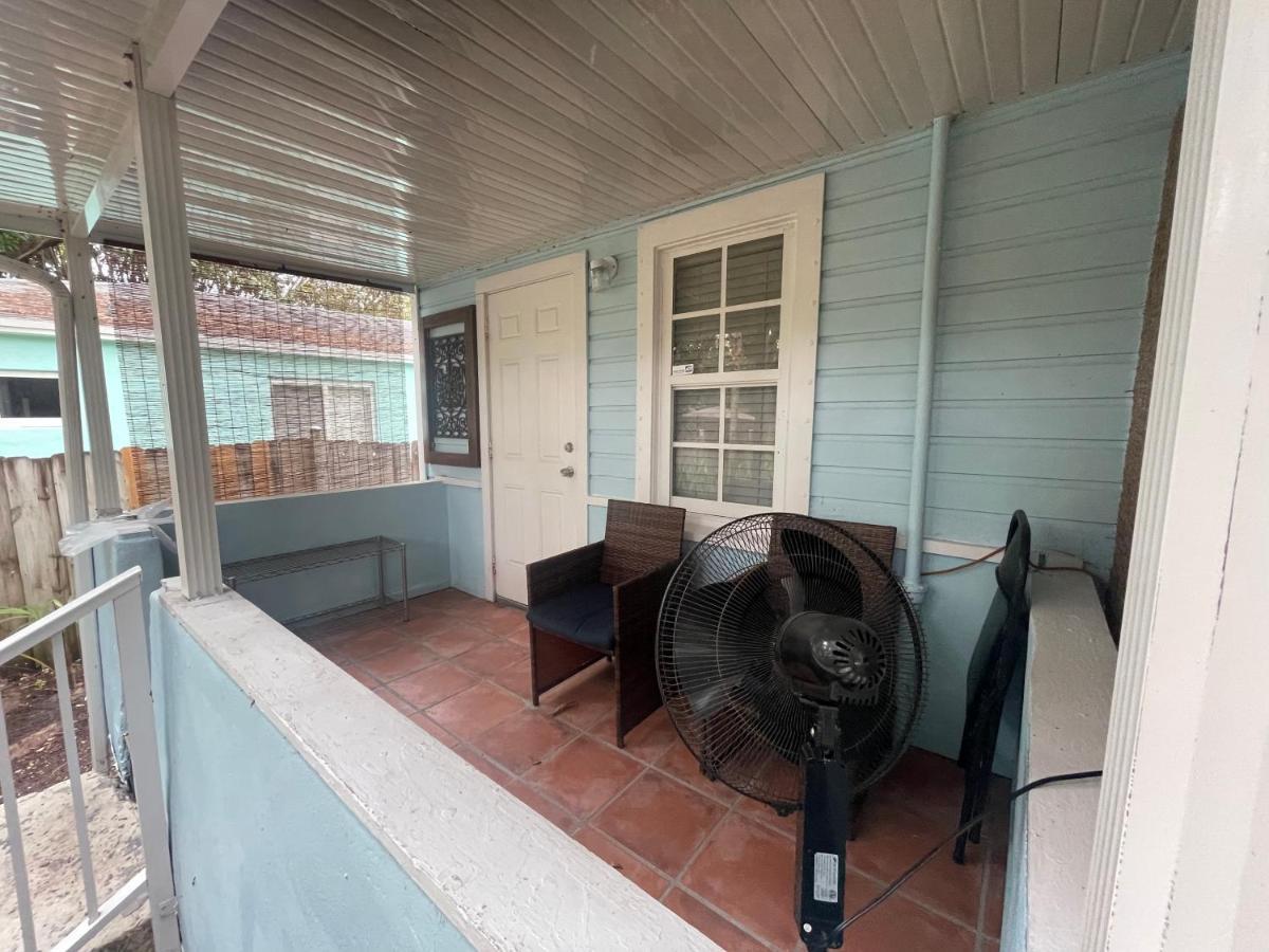 Key West Style Historic Home In Coconut Grove Florida, The Blue House ไมอามี ภายนอก รูปภาพ