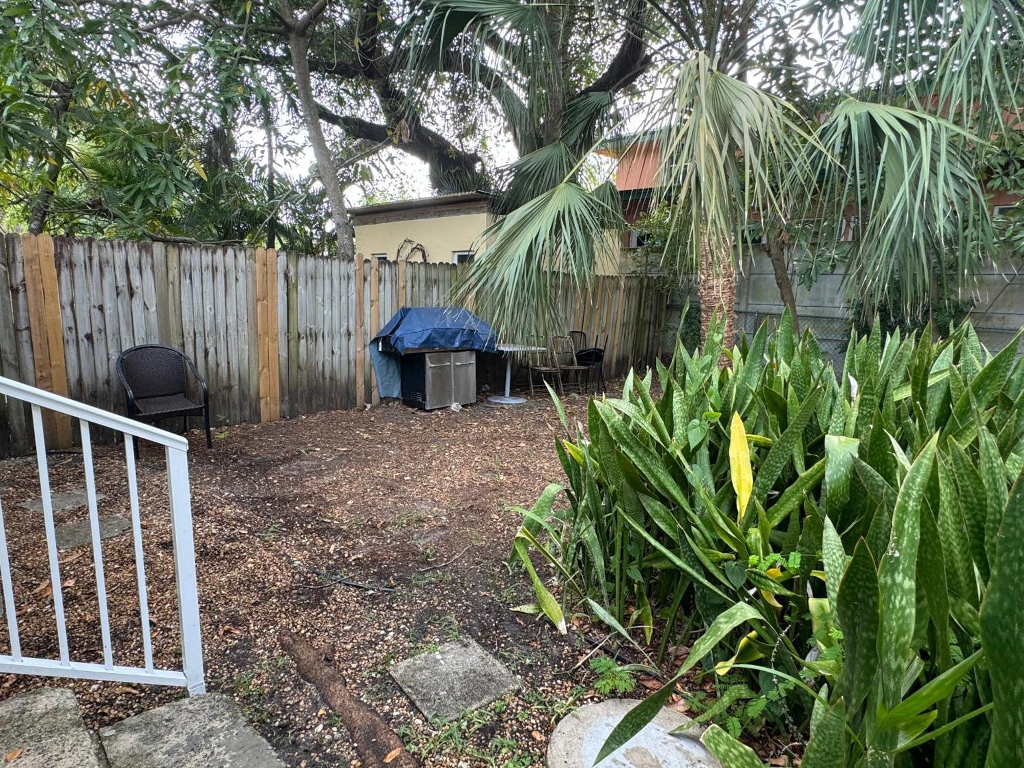 Key West Style Historic Home In Coconut Grove Florida, The Blue House ไมอามี ภายนอก รูปภาพ